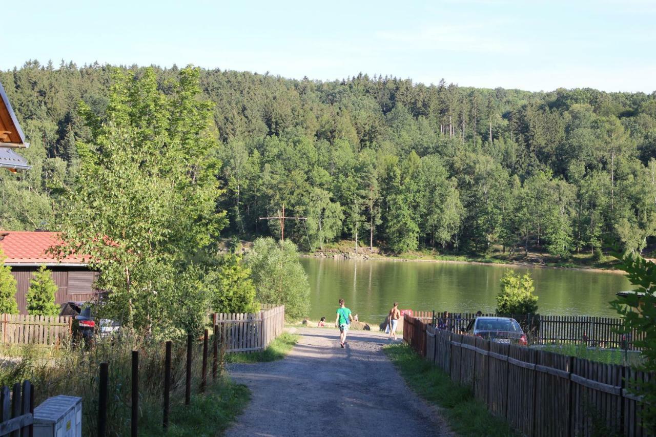 Domki Nad Jeziorem W Karlowicach Karlowice Екстериор снимка