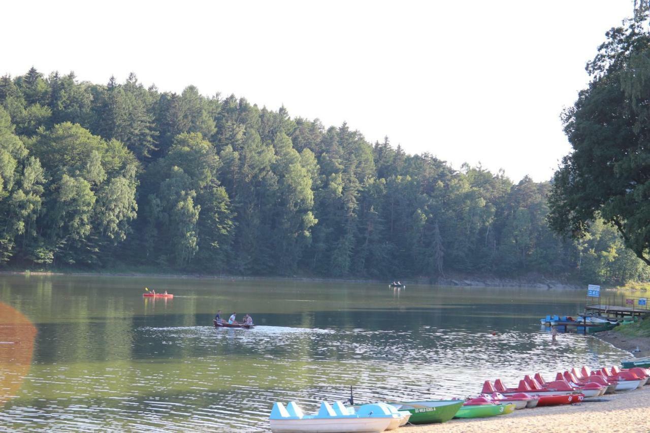 Domki Nad Jeziorem W Karlowicach Karlowice Екстериор снимка