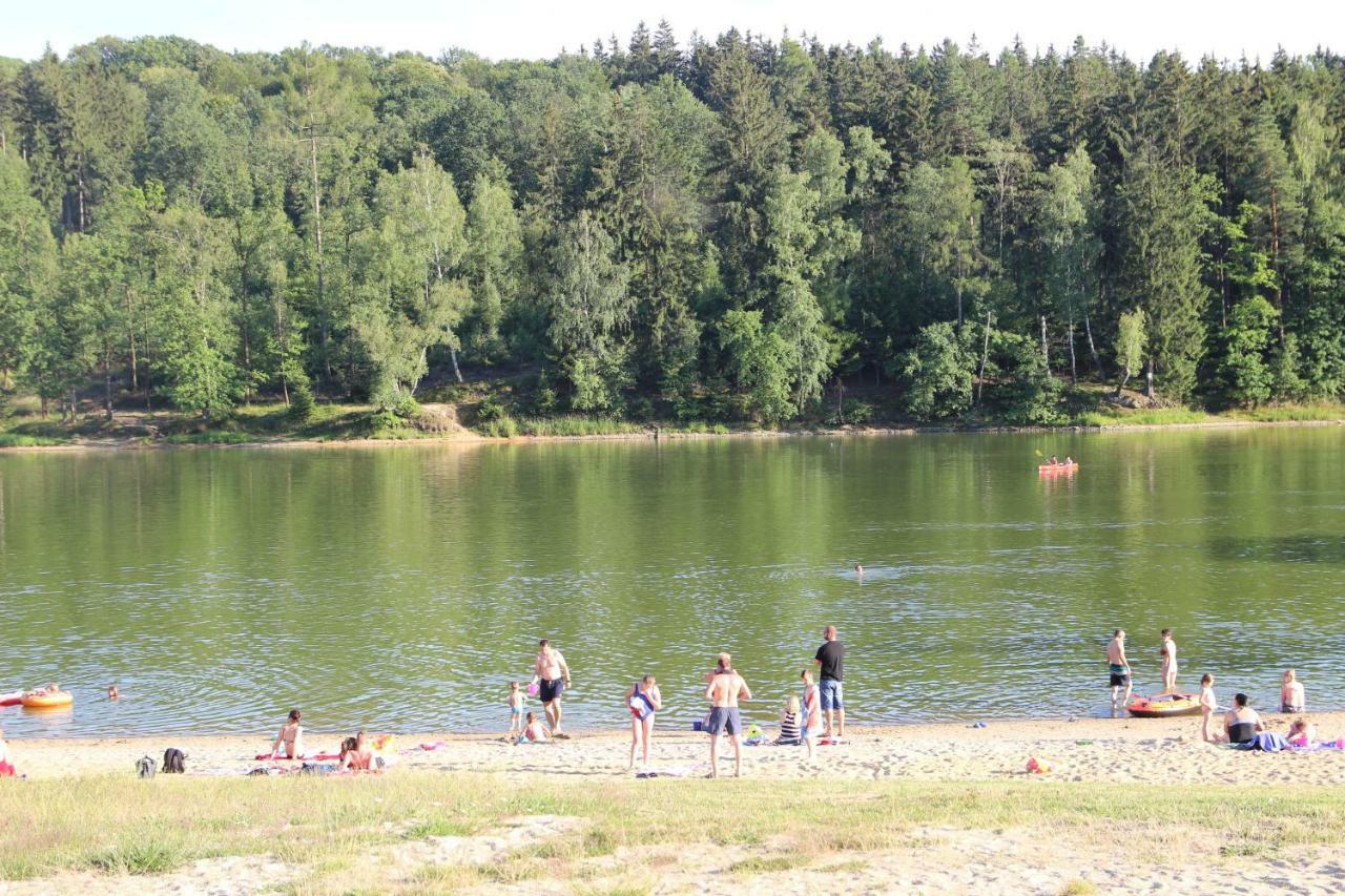 Domki Nad Jeziorem W Karlowicach Karlowice Екстериор снимка